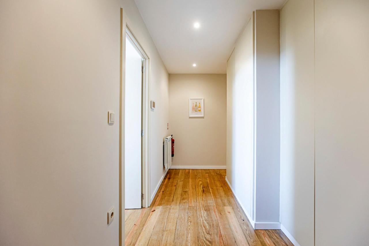 Brand New 4Br W/ 200Yrs Of History In Central Porto By Lovelystay Exteriör bild