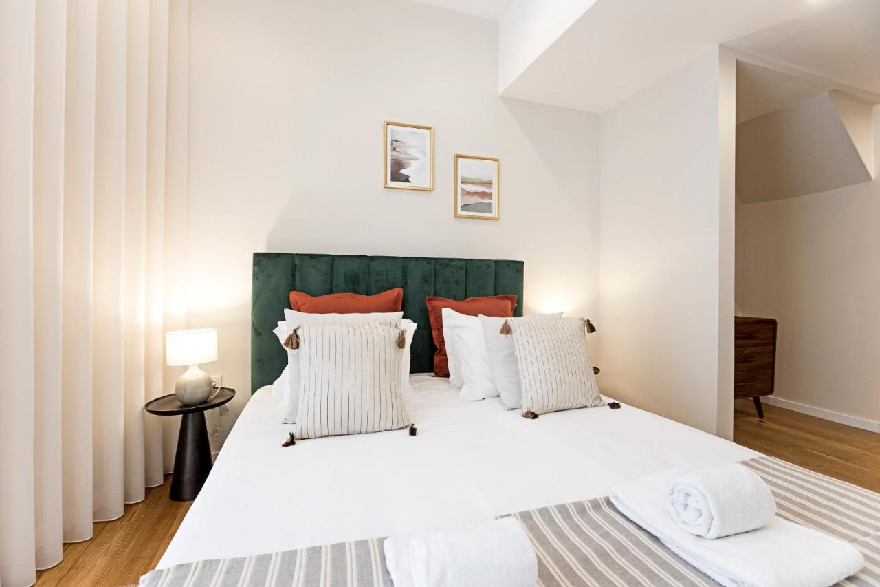 Brand New 4Br W/ 200Yrs Of History In Central Porto By Lovelystay Exteriör bild