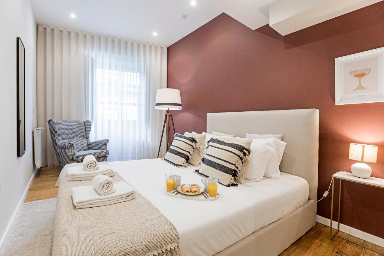 Brand New 4Br W/ 200Yrs Of History In Central Porto By Lovelystay Exteriör bild