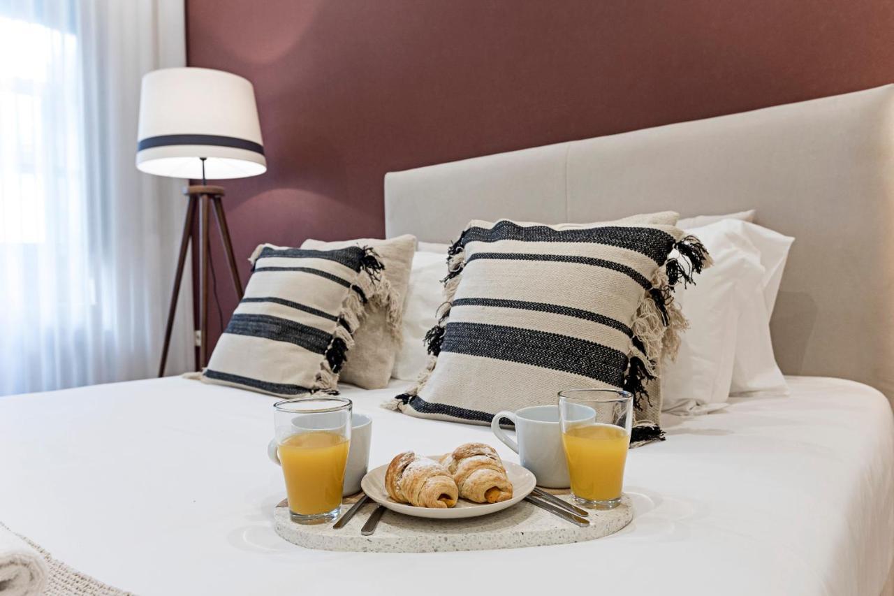 Brand New 4Br W/ 200Yrs Of History In Central Porto By Lovelystay Exteriör bild