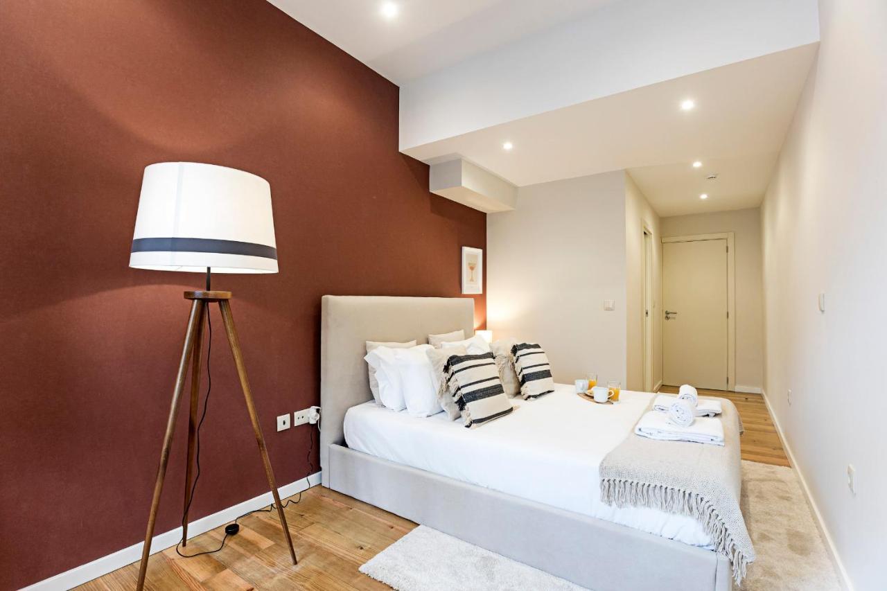 Brand New 4Br W/ 200Yrs Of History In Central Porto By Lovelystay Exteriör bild