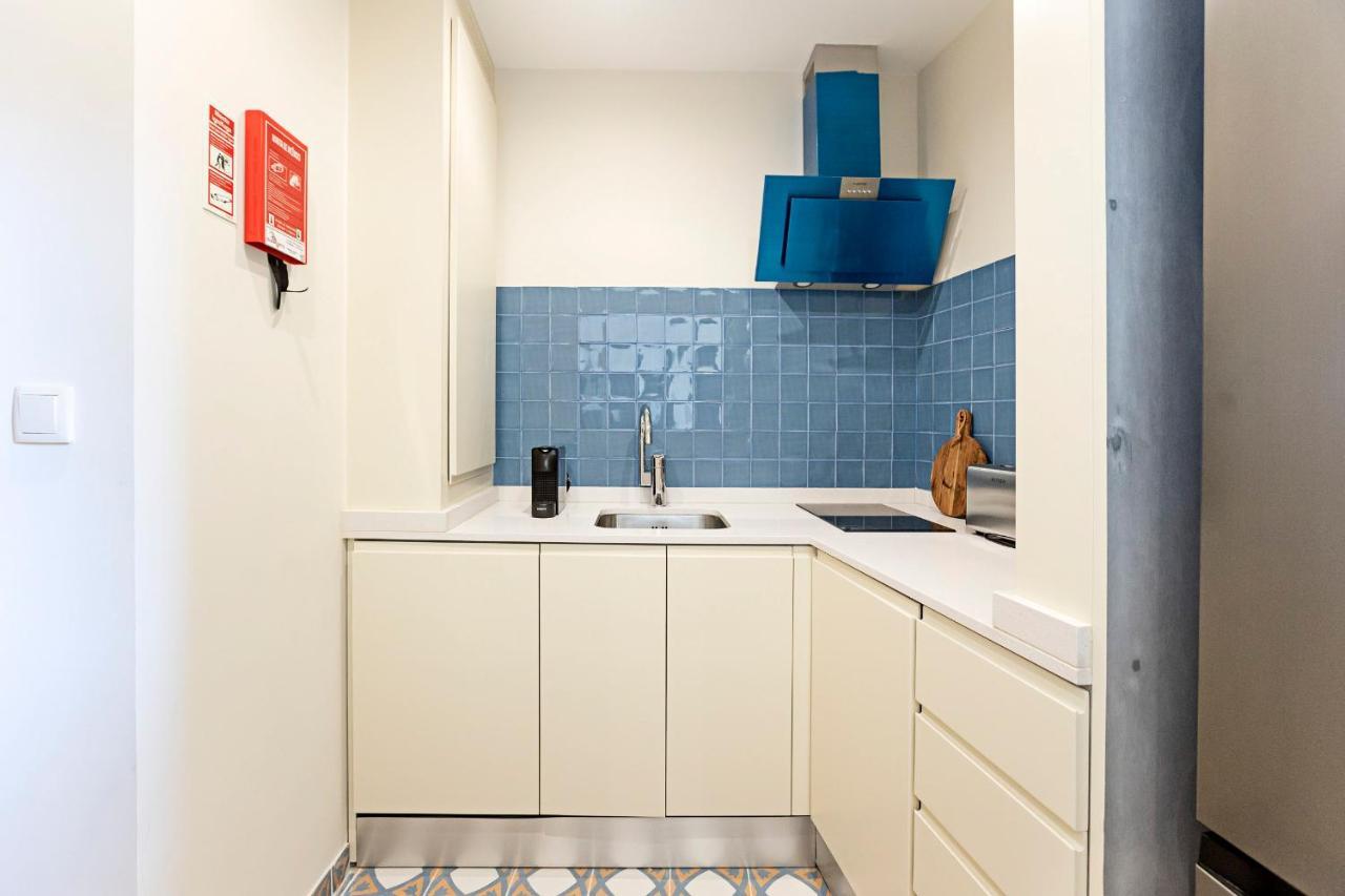 Brand New 4Br W/ 200Yrs Of History In Central Porto By Lovelystay Exteriör bild